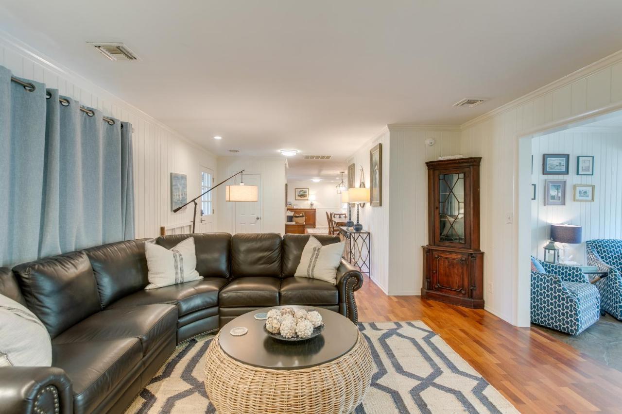 Spacious St Simons Island Vacation Rental With Pool! St. Simons Island Esterno foto